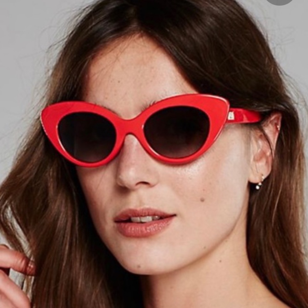 Crap red Sunnies